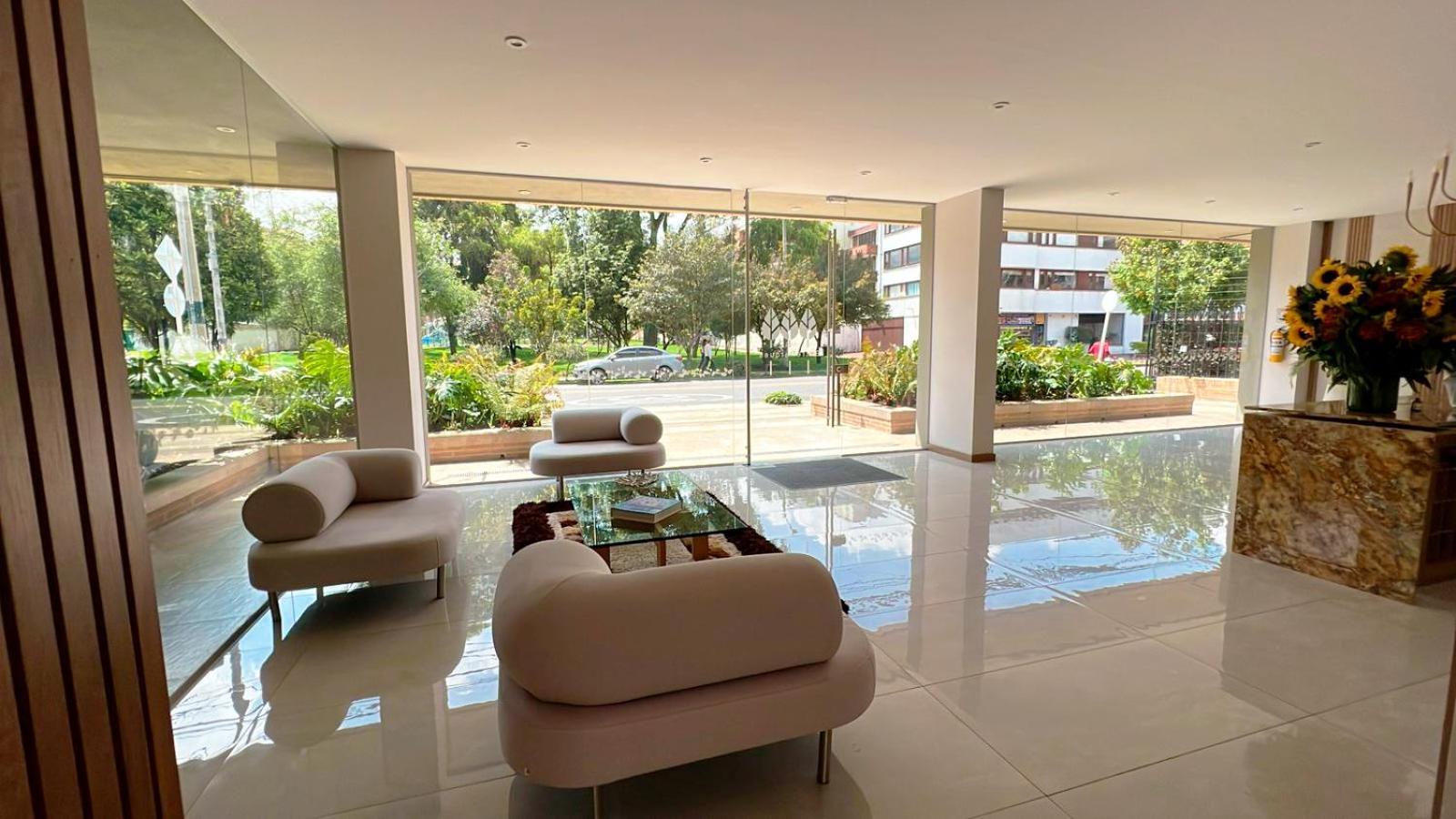 B2b The Charles Private At Upscale Area